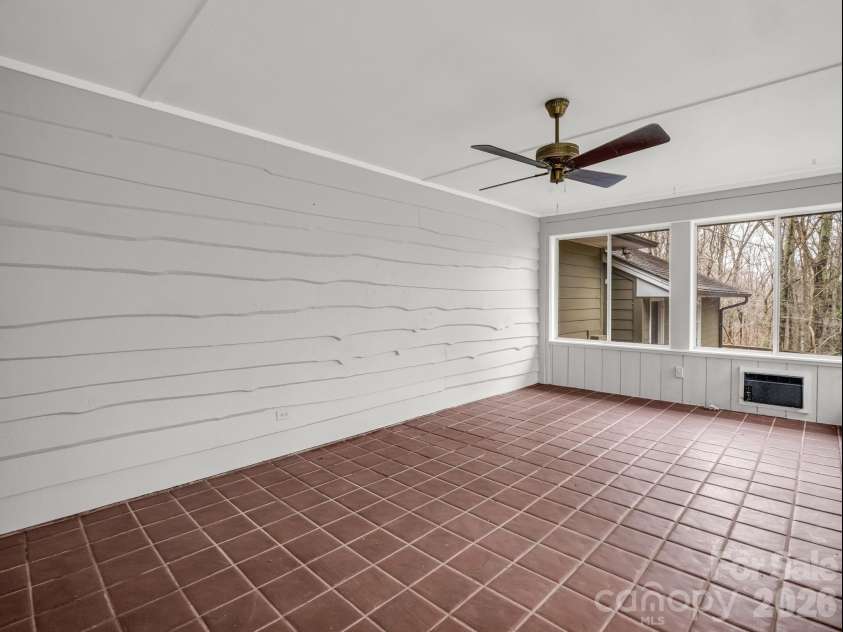 117 Hummingbird Lane, Columbus, NC 28722.  MLS# CAR4429441, YatesRealty ID 10037. 