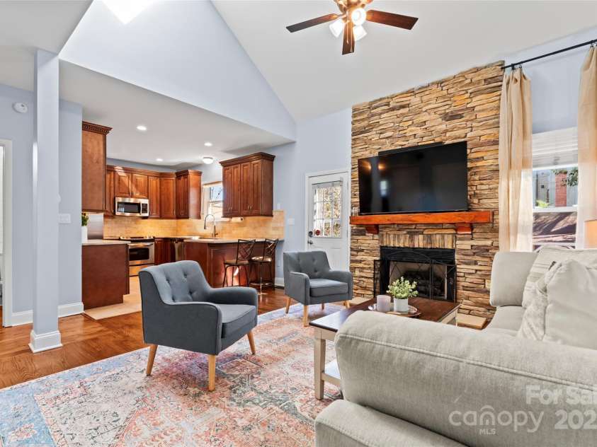 1921 Kenilworth Avenue, Charlotte, NC 28203.  MLS# CAR4223541, YatesRealty ID 10038. 