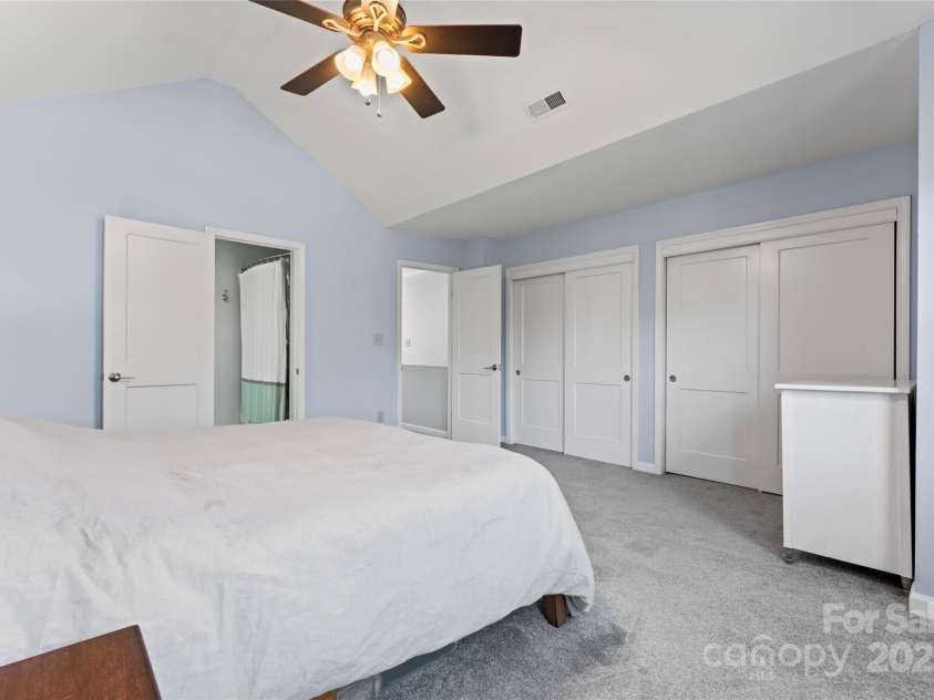 1921 Kenilworth Avenue, Charlotte, NC 28203.  MLS# CAR4223541, YatesRealty ID 10038. 