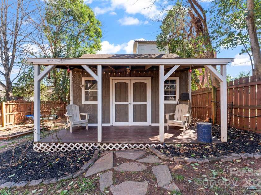 1921 Kenilworth Avenue, Charlotte, NC 28203.  MLS# CAR4223541, YatesRealty ID 10038. 