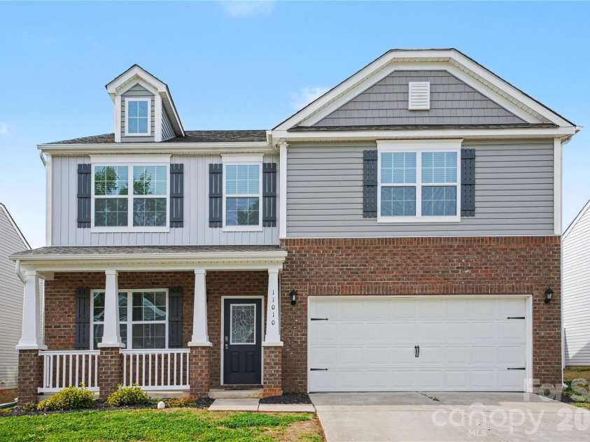 11010 Austin Estates Drive, Charlotte, NC 28213.  MLS# CAR4367645, YatesRealty ID 10039. 