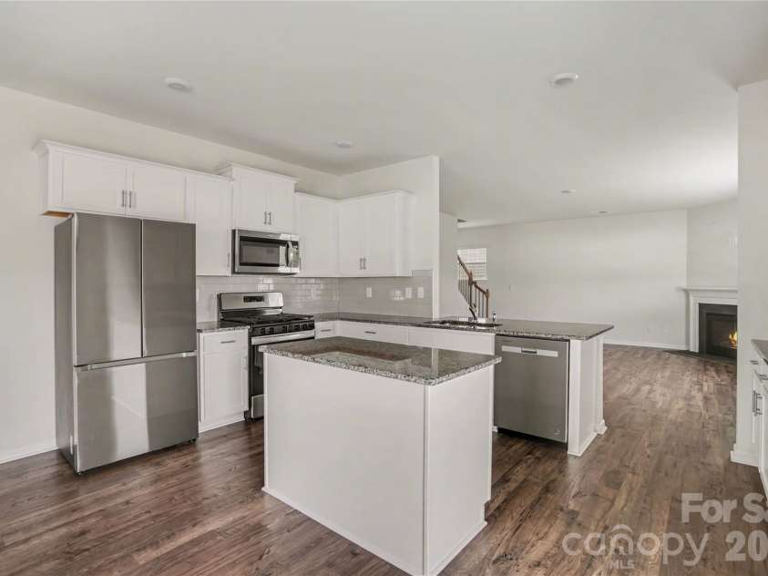 11010 Austin Estates Drive, Charlotte, NC 28213.  MLS# CAR4367645, YatesRealty ID 10039. 