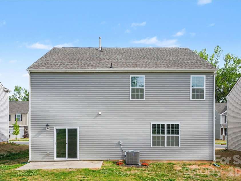 11010 Austin Estates Drive, Charlotte, NC 28213.  MLS# CAR4367645, YatesRealty ID 10039. 