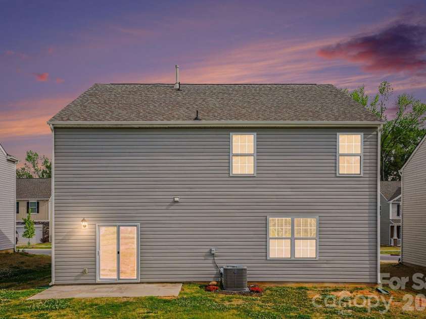 11010 Austin Estates Drive, Charlotte, NC 28213.  MLS# CAR4367645, YatesRealty ID 10039. 