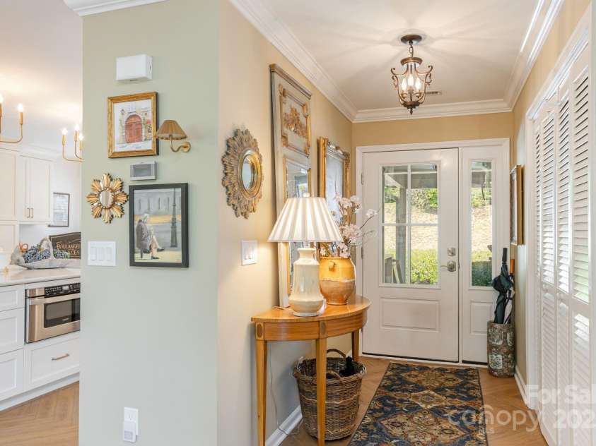 123 Burning Tree Lane, Flat Rock, NC 28731.  MLS# CAR4254140, YatesRealty ID 10040. Entry