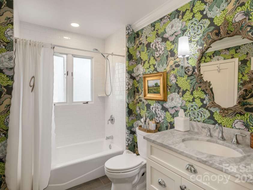123 Burning Tree Lane, Flat Rock, NC 28731.  MLS# CAR4254140, YatesRealty ID 10040. Guest Bath