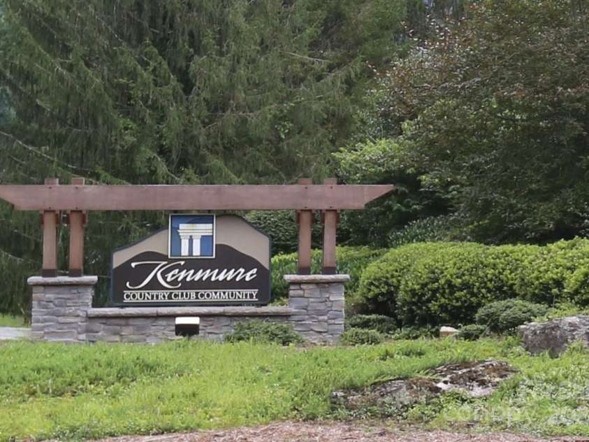 123 Burning Tree Lane, Flat Rock, NC 28731.  MLS# CAR4254140, YatesRealty ID 10040. Kenmure