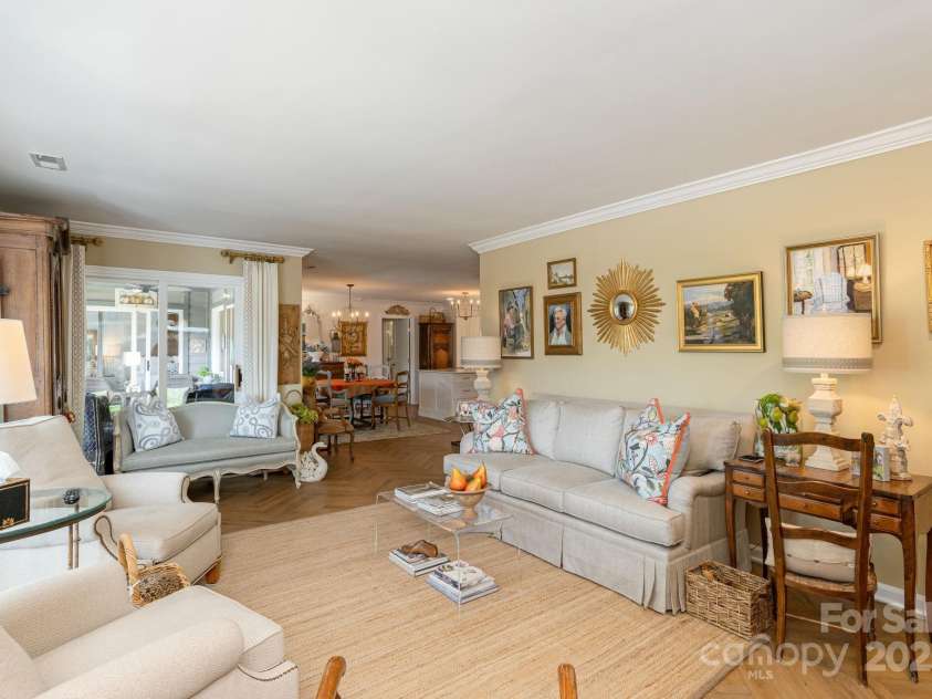 123 Burning Tree Lane, Flat Rock, NC 28731.  MLS# CAR4254140, YatesRealty ID 10040. Living to Dining