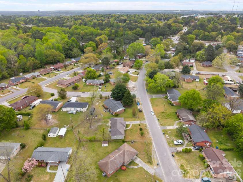 219 Dixon Drive, Columbia, SC 29203.  MLS# CAR4368087, YatesRealty ID 10040. 