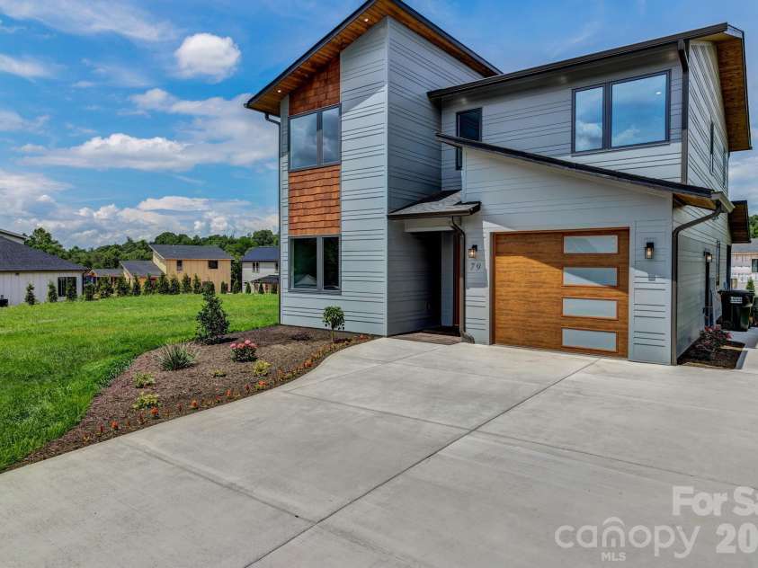 79 Scott Meadows Drive, Asheville, NC 28806.  MLS# CAR4367506, YatesRealty ID 10041. 