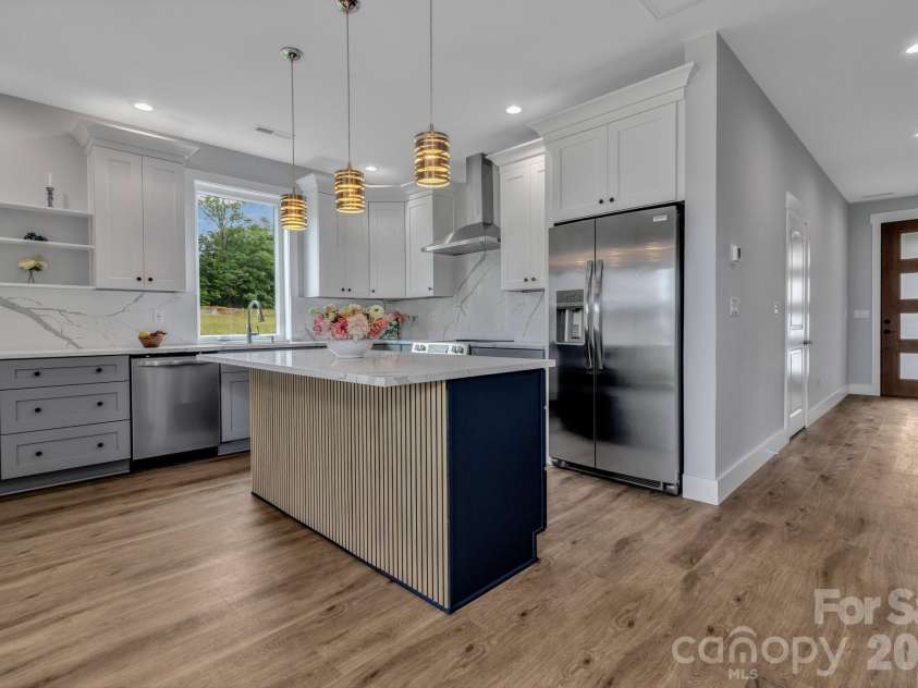 79 Scott Meadows Drive, Asheville, NC 28806.  MLS# CAR4367506, YatesRealty ID 10041. 