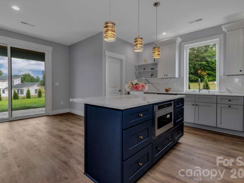 79 Scott Meadows Drive, Asheville, NC 28806.  MLS# CAR4367506, YatesRealty ID 10041. 