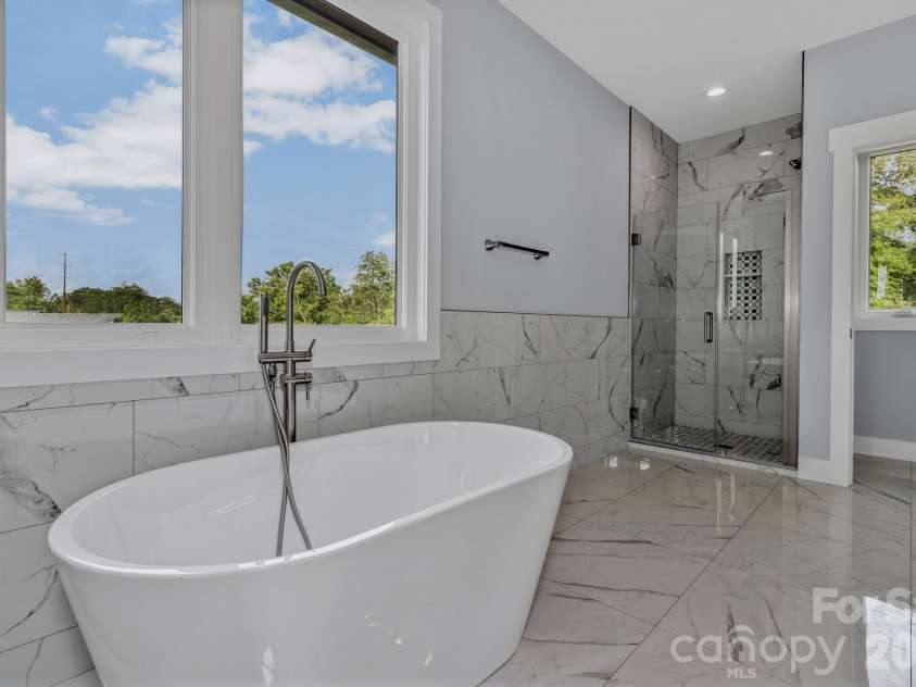 79 Scott Meadows Drive, Asheville, NC 28806.  MLS# CAR4367506, YatesRealty ID 10041. 