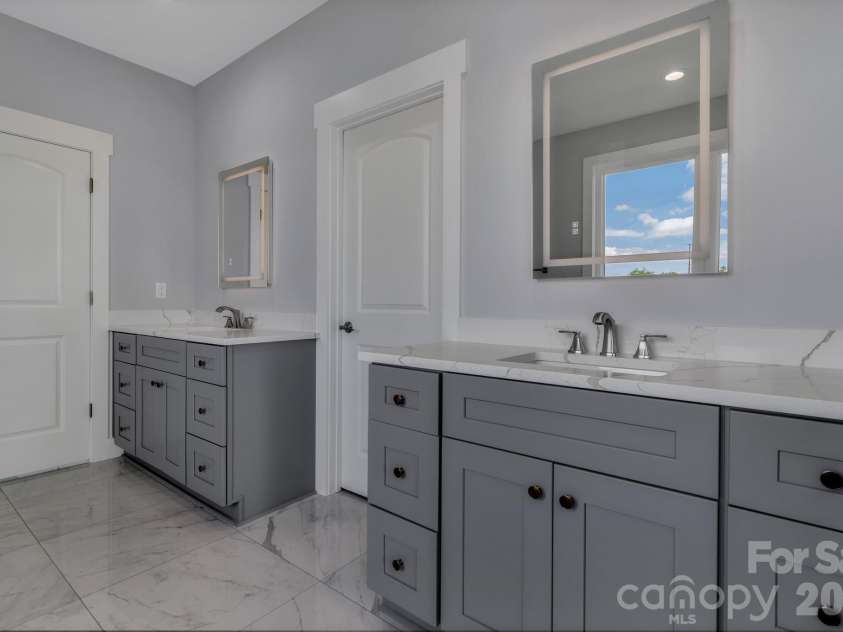 79 Scott Meadows Drive, Asheville, NC 28806.  MLS# CAR4367506, YatesRealty ID 10041. 