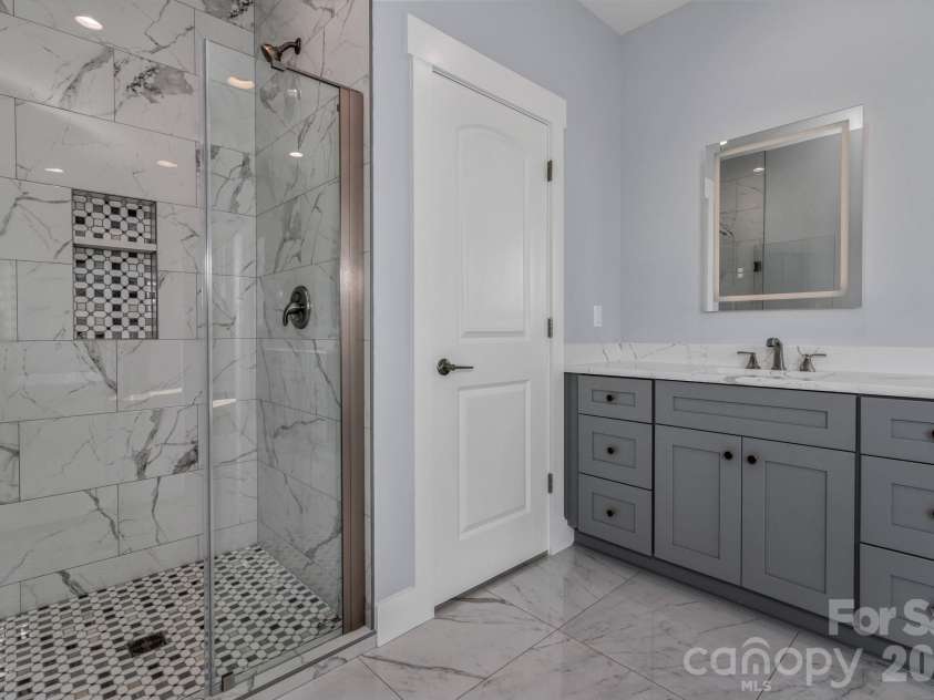79 Scott Meadows Drive, Asheville, NC 28806.  MLS# CAR4367506, YatesRealty ID 10041. 