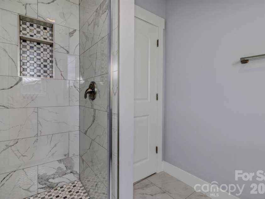 79 Scott Meadows Drive, Asheville, NC 28806.  MLS# CAR4367506, YatesRealty ID 10041. 