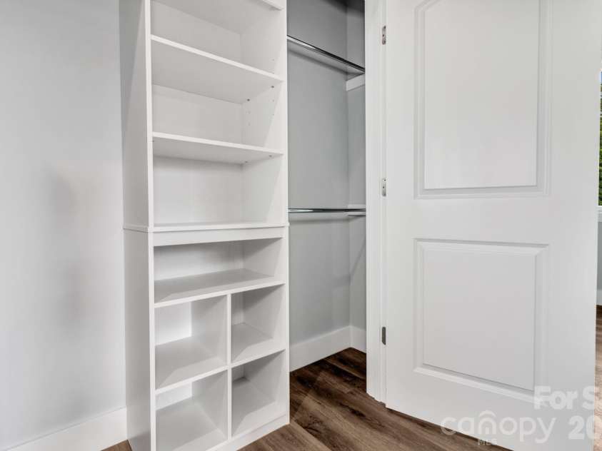 79 Scott Meadows Drive, Asheville, NC 28806.  MLS# CAR4367506, YatesRealty ID 10041. 