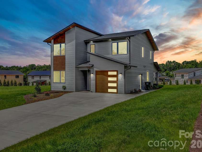 79 Scott Meadows Drive, Asheville, NC 28806.  MLS# CAR4367506, YatesRealty ID 10041. Virtually Enhanced