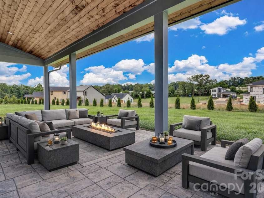 79 Scott Meadows Drive, Asheville, NC 28806.  MLS# CAR4367506, YatesRealty ID 10041. Virtually Staged
