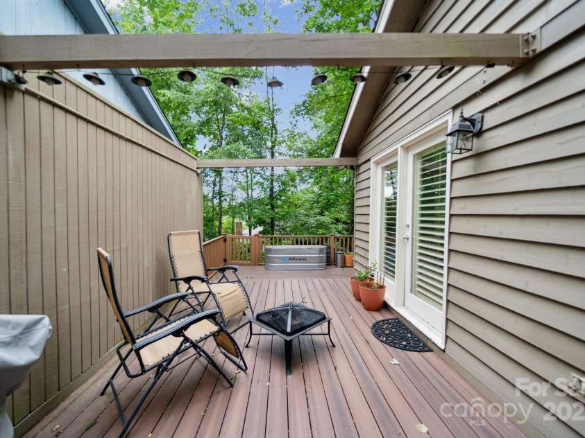 18 Shipmaster Court, Clover, SC 29710.  MLS# CAR4254417, YatesRealty ID 10042. 