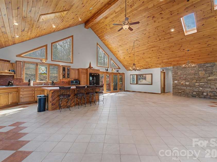 112 Hawks Nest Ridge, Cullowhee, NC 28723.  MLS# CAR4362759, YatesRealty ID 10045. 