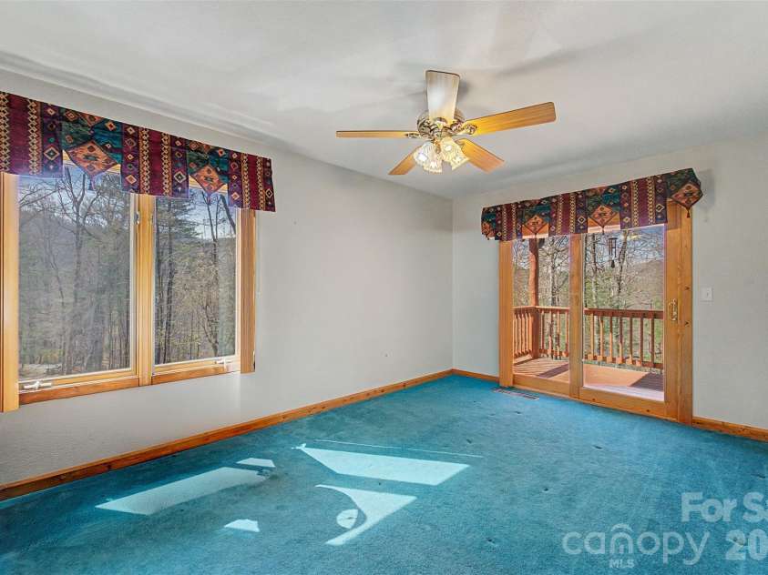 112 Hawks Nest Ridge, Cullowhee, NC 28723.  MLS# CAR4362759, YatesRealty ID 10045. 