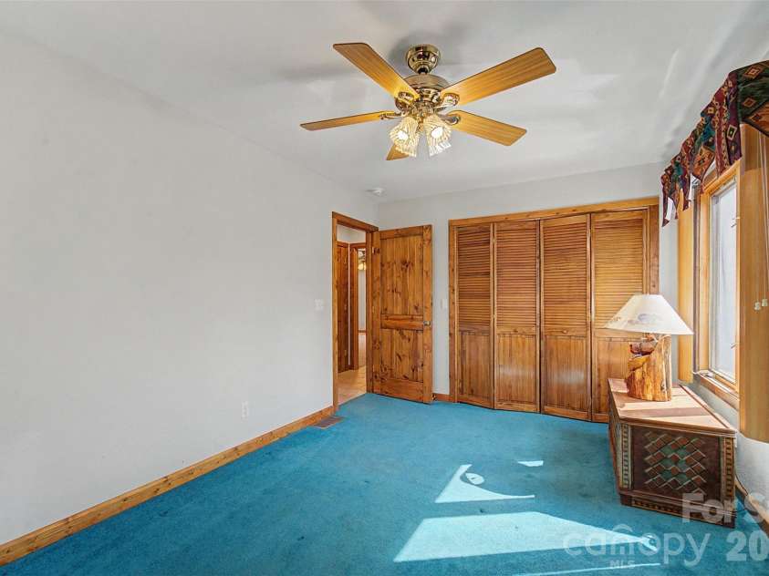 112 Hawks Nest Ridge, Cullowhee, NC 28723.  MLS# CAR4362759, YatesRealty ID 10045. 