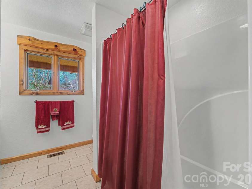112 Hawks Nest Ridge, Cullowhee, NC 28723.  MLS# CAR4362759, YatesRealty ID 10045. 
