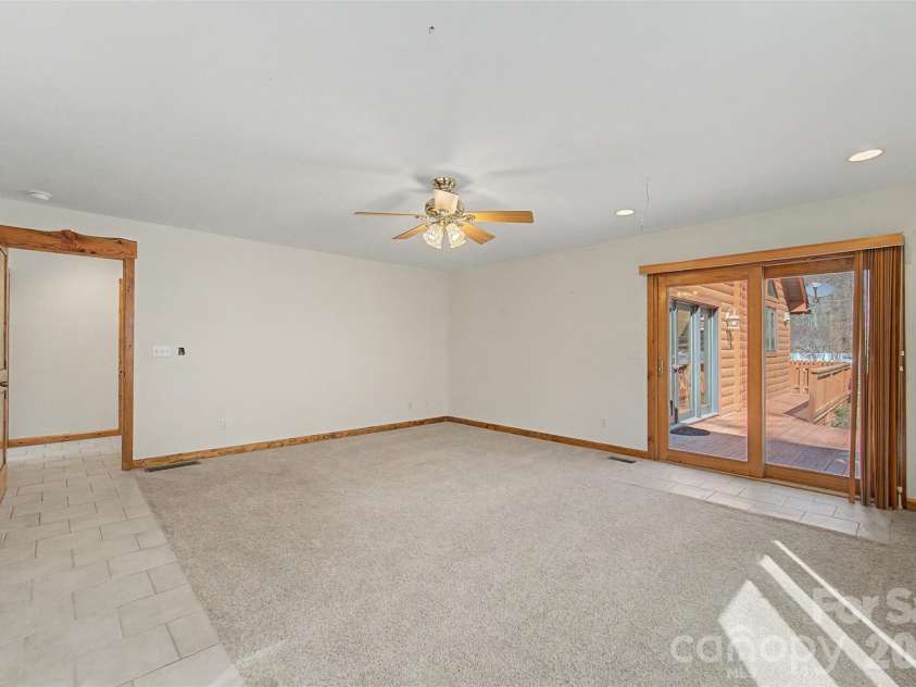 112 Hawks Nest Ridge, Cullowhee, NC 28723.  MLS# CAR4362759, YatesRealty ID 10045. 