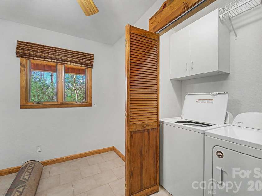 112 Hawks Nest Ridge, Cullowhee, NC 28723.  MLS# CAR4362759, YatesRealty ID 10045. 