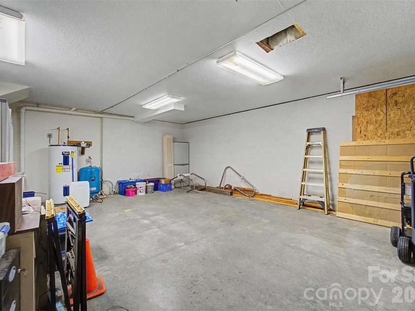 112 Hawks Nest Ridge, Cullowhee, NC 28723.  MLS# CAR4362759, YatesRealty ID 10045. 