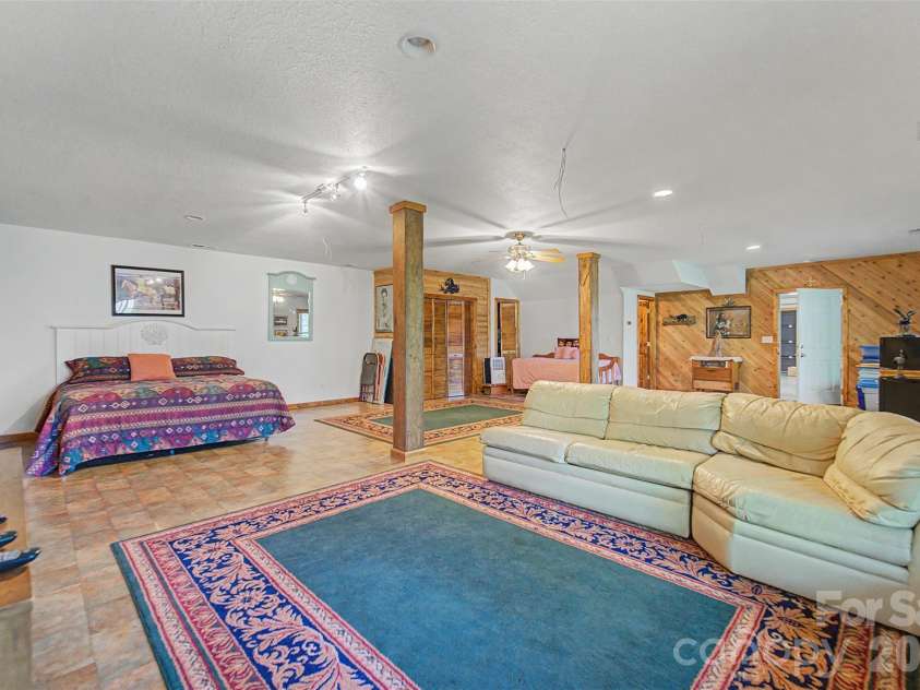 112 Hawks Nest Ridge, Cullowhee, NC 28723.  MLS# CAR4362759, YatesRealty ID 10045. 