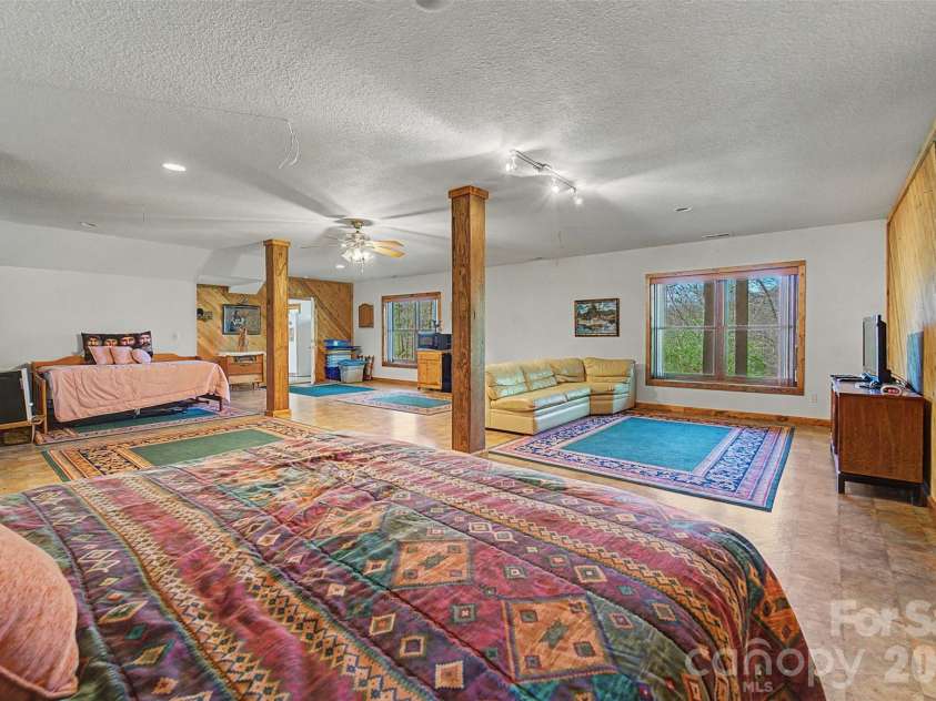 112 Hawks Nest Ridge, Cullowhee, NC 28723.  MLS# CAR4362759, YatesRealty ID 10045. 