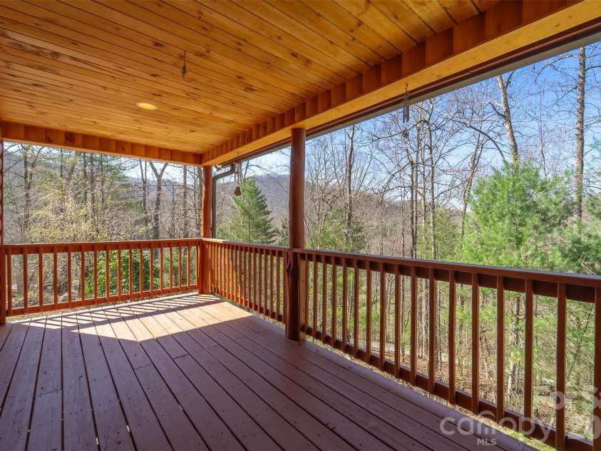 112 Hawks Nest Ridge, Cullowhee, NC 28723.  MLS# CAR4362759, YatesRealty ID 10045. 