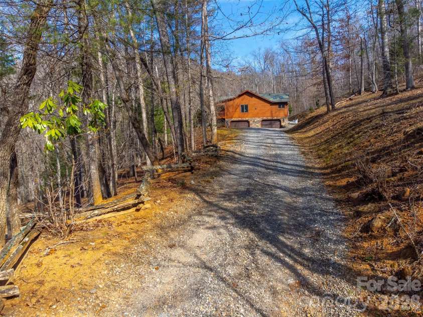 112 Hawks Nest Ridge, Cullowhee, NC 28723.  MLS# CAR4362759, YatesRealty ID 10045. 