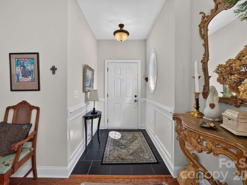 5416 Ggo Drive, Greensboro, NC 27406.  MLS# CAR4368131, YatesRealty ID 10046. 