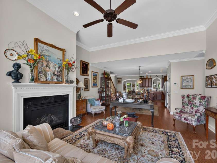 5416 Ggo Drive, Greensboro, NC 27406.  MLS# CAR4368131, YatesRealty ID 10046. 