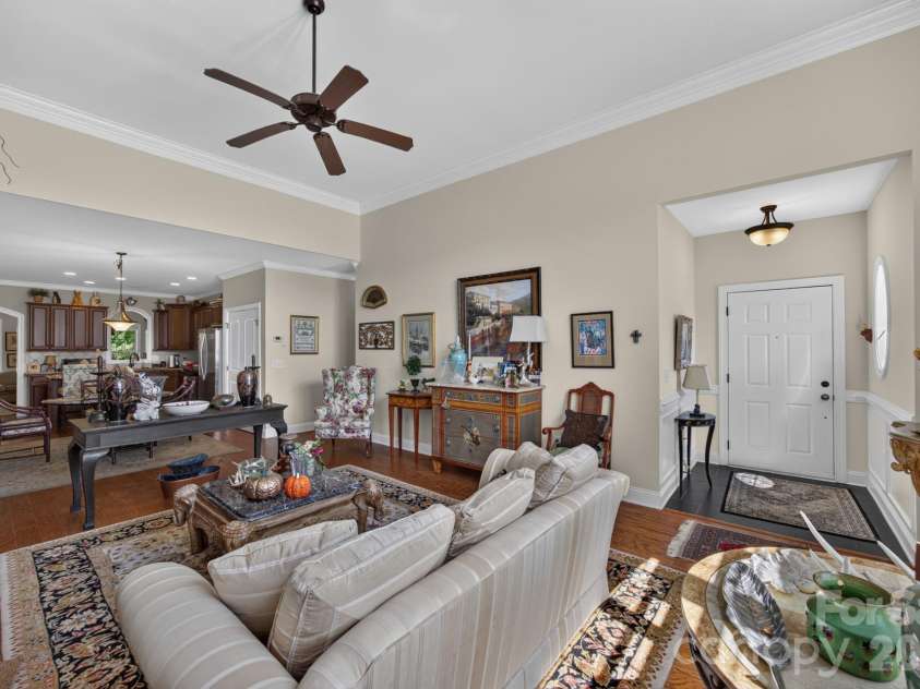 5416 Ggo Drive, Greensboro, NC 27406.  MLS# CAR4368131, YatesRealty ID 10046. 