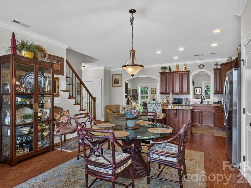 5416 Ggo Drive, Greensboro, NC 27406.  MLS# CAR4368131, YatesRealty ID 10046. 