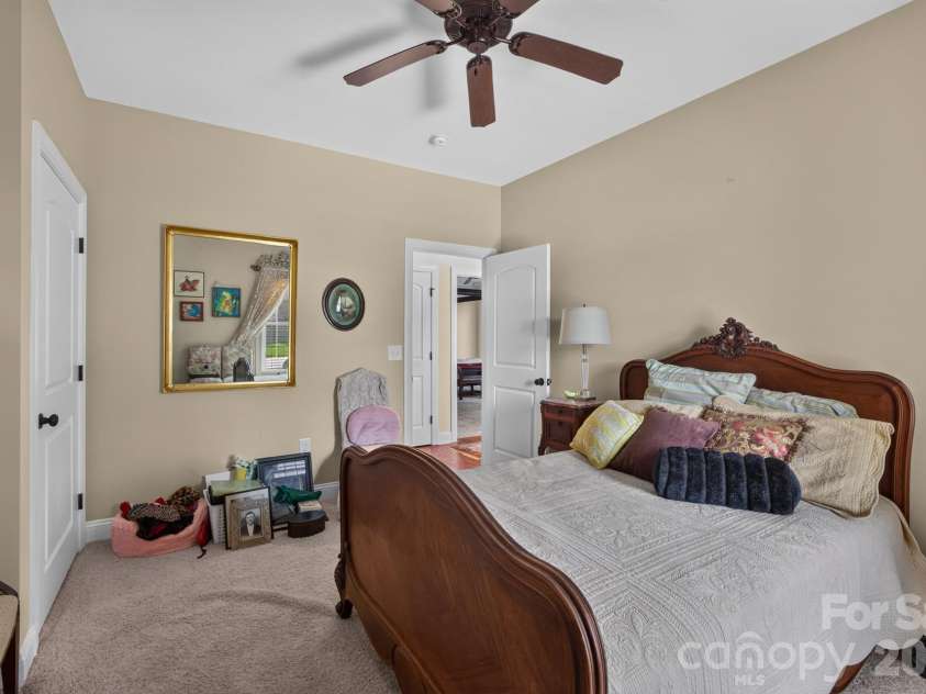 5416 Ggo Drive, Greensboro, NC 27406.  MLS# CAR4368131, YatesRealty ID 10046. 