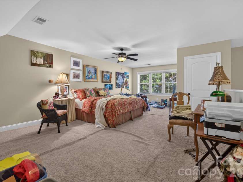 5416 Ggo Drive, Greensboro, NC 27406.  MLS# CAR4368131, YatesRealty ID 10046. 