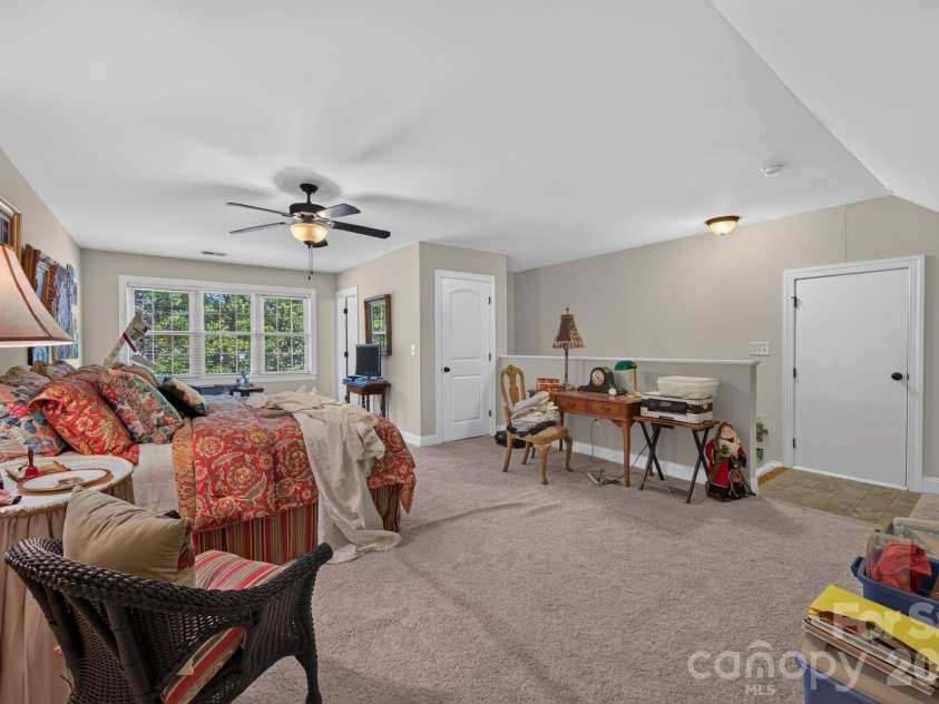 5416 Ggo Drive, Greensboro, NC 27406.  MLS# CAR4368131, YatesRealty ID 10046. 