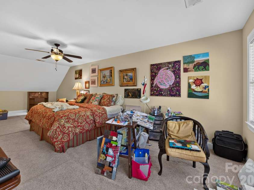 5416 Ggo Drive, Greensboro, NC 27406.  MLS# CAR4368131, YatesRealty ID 10046. 