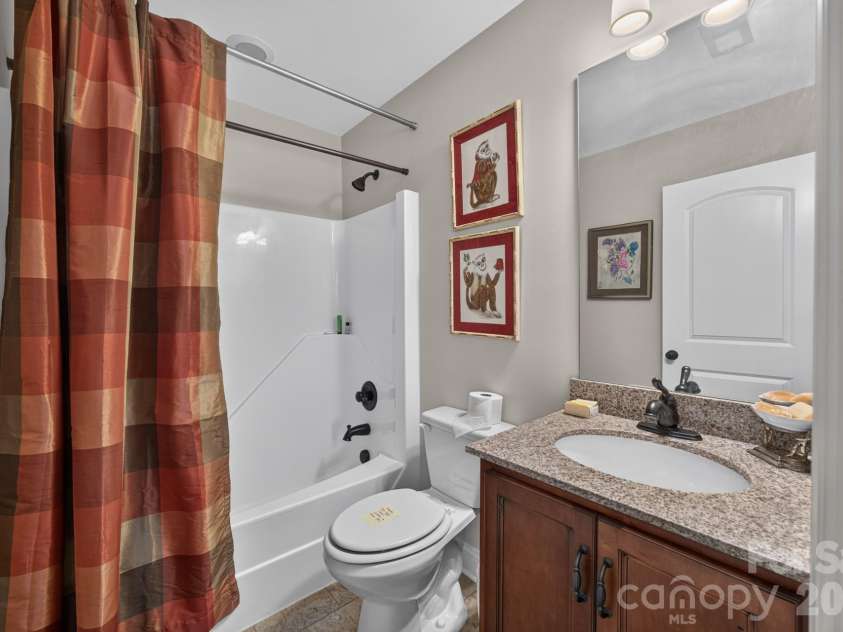 5416 Ggo Drive, Greensboro, NC 27406.  MLS# CAR4368131, YatesRealty ID 10046. 