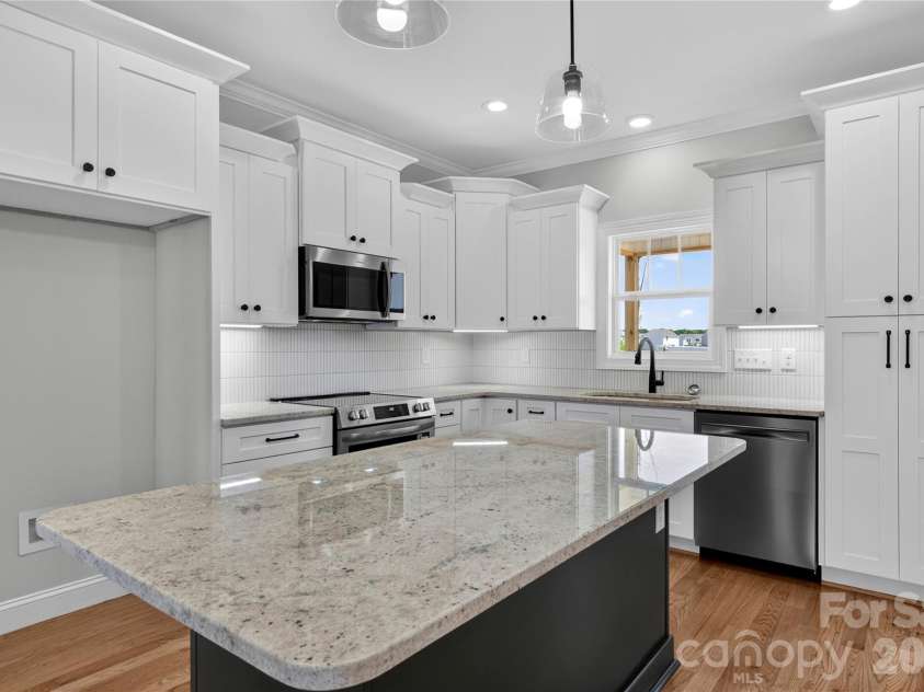 271 Stonybrook Drive, Lexington, NC 27295.  MLS# CAR4368156, YatesRealty ID 10047. 