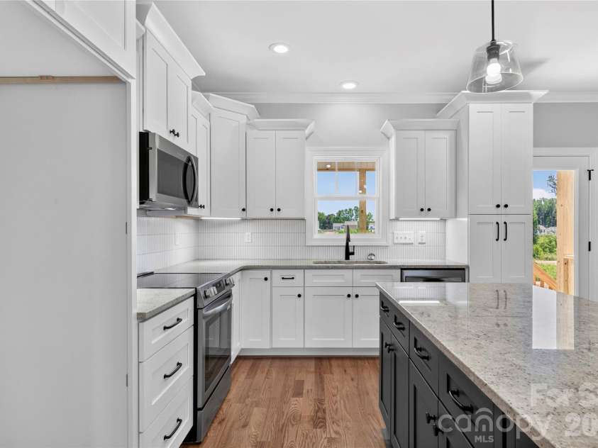 271 Stonybrook Drive, Lexington, NC 27295.  MLS# CAR4368156, YatesRealty ID 10047. 