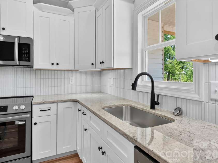 271 Stonybrook Drive, Lexington, NC 27295.  MLS# CAR4368156, YatesRealty ID 10047. 