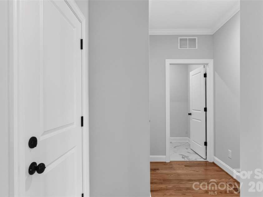 271 Stonybrook Drive, Lexington, NC 27295.  MLS# CAR4368156, YatesRealty ID 10047. 