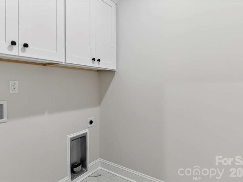271 Stonybrook Drive, Lexington, NC 27295.  MLS# CAR4368156, YatesRealty ID 10047. 