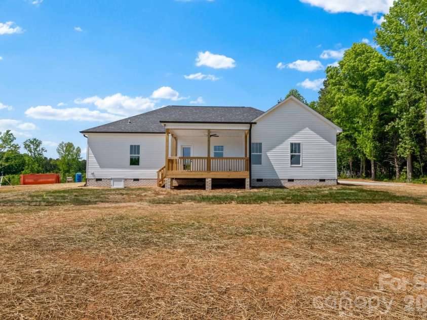 271 Stonybrook Drive, Lexington, NC 27295.  MLS# CAR4368156, YatesRealty ID 10047. 